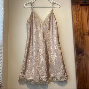 EUC Victoria’s Secret Vintage Gold label Slip